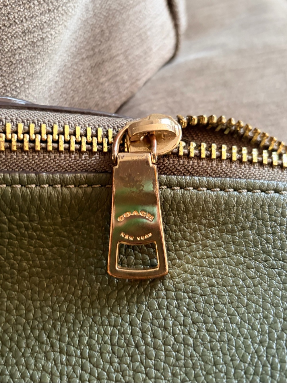 Coach Olive Green Pebbled Leather Shoulder Bag with Gold Hardware - Picture 11 of 11